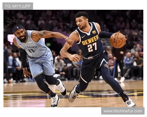 掘金队与灰熊激战正酣谁能在季后赛中笑到最后