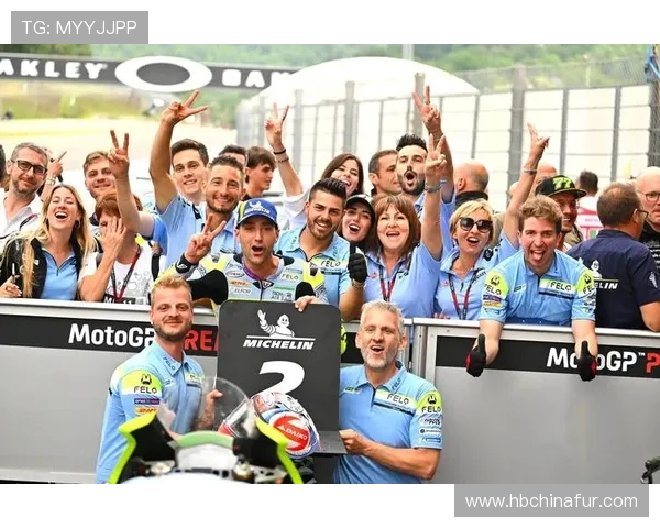 上海羽毛球队奋勇拼搏迎接世界杯挑战的辉煌历程与成就分享 上海羽毛球队奋勇拼搏迎接世界杯挑战的辉煌历程与成就分享